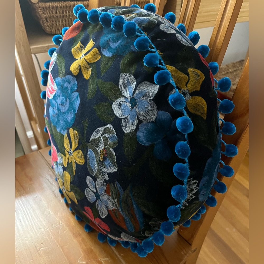 Round throw pillow
